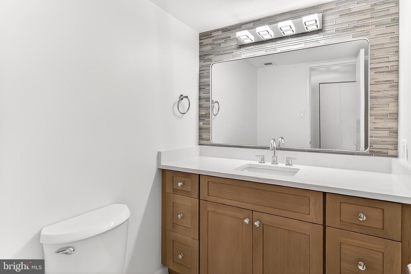 205 Yoakum Parkway #1511 photo 19