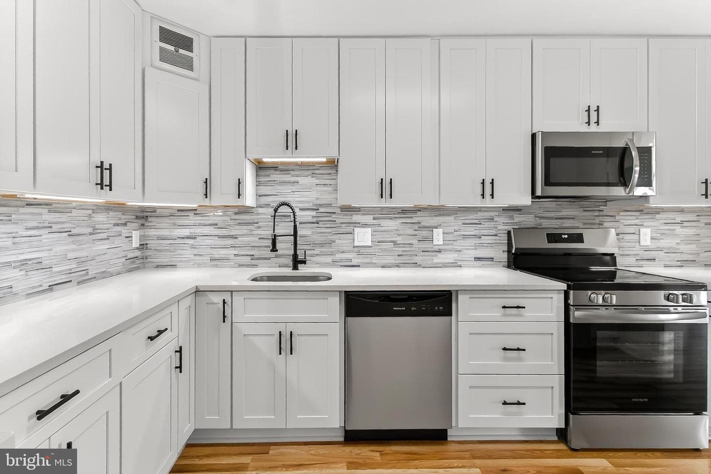 205 Yoakum Parkway #1511 photo 2