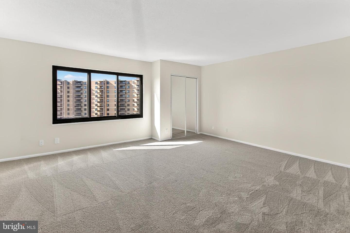 205 Yoakum Parkway #1511 photo 20