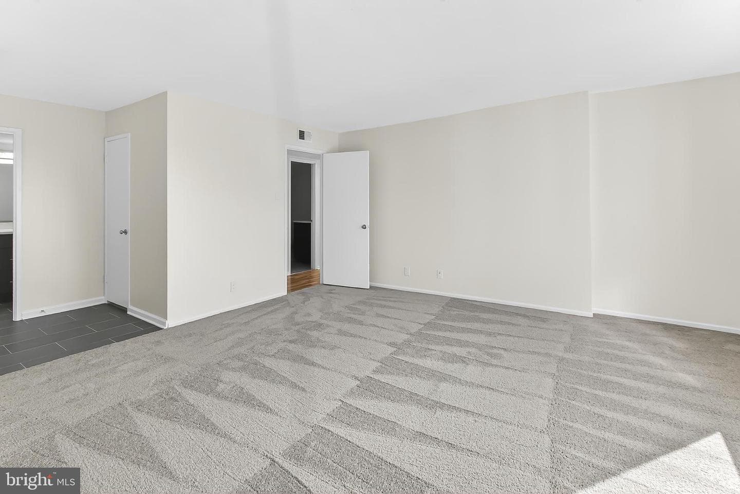 205 Yoakum Parkway #1511 photo 22