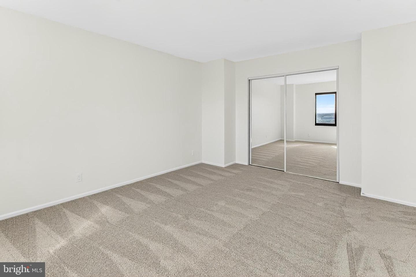 205 Yoakum Parkway #1511 photo 28
