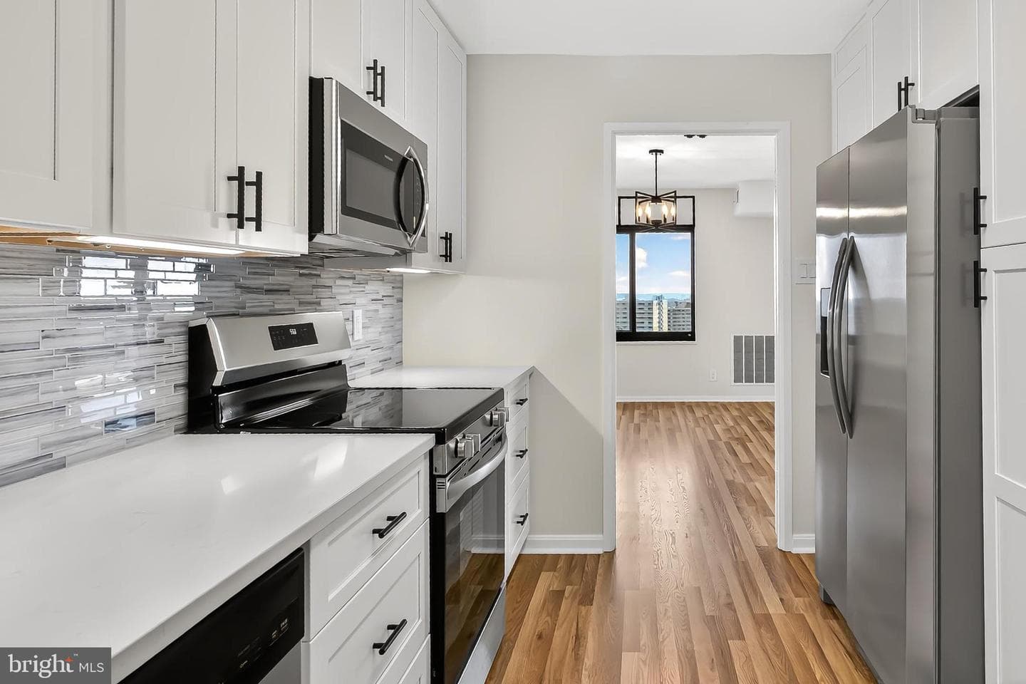 205 Yoakum Parkway #1511 photo 4