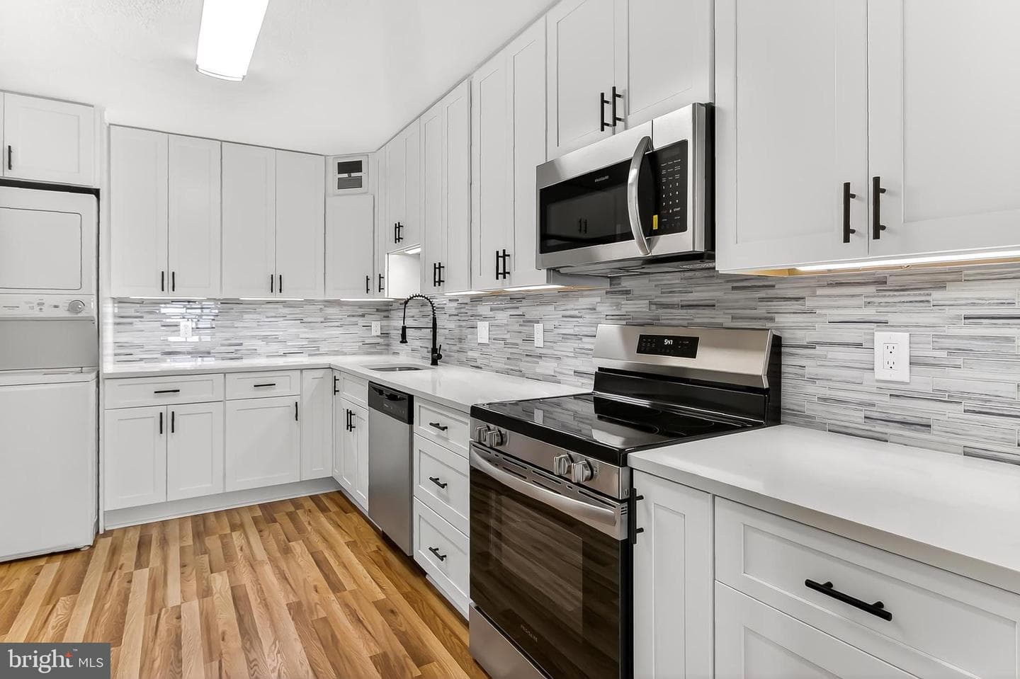 205 Yoakum Parkway #1511 photo 5