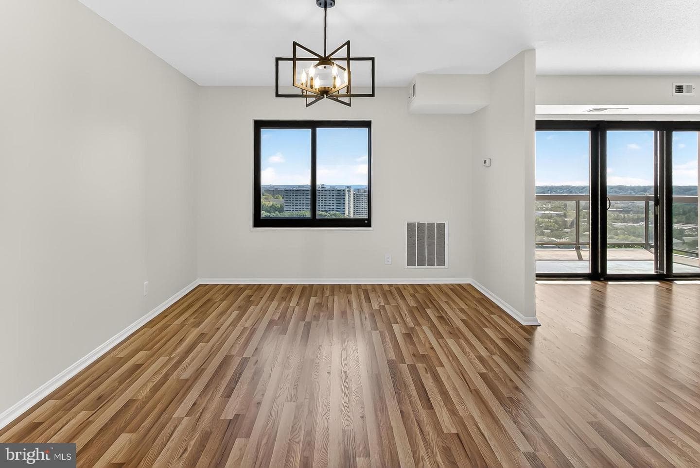 205 Yoakum Parkway #1511 photo 8