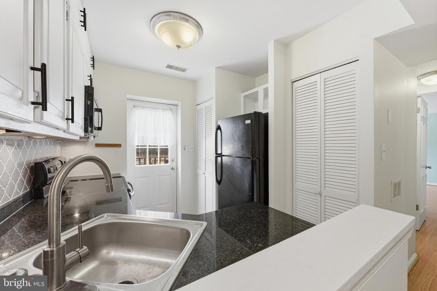 1405 E Abingdon Drive #1 photo 2
