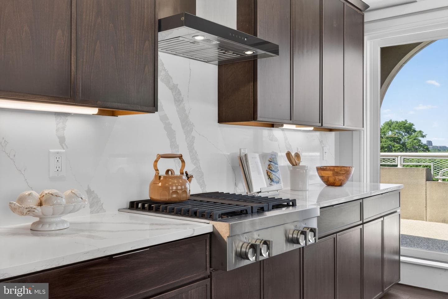 625 Slaters Lane #402 photo 12