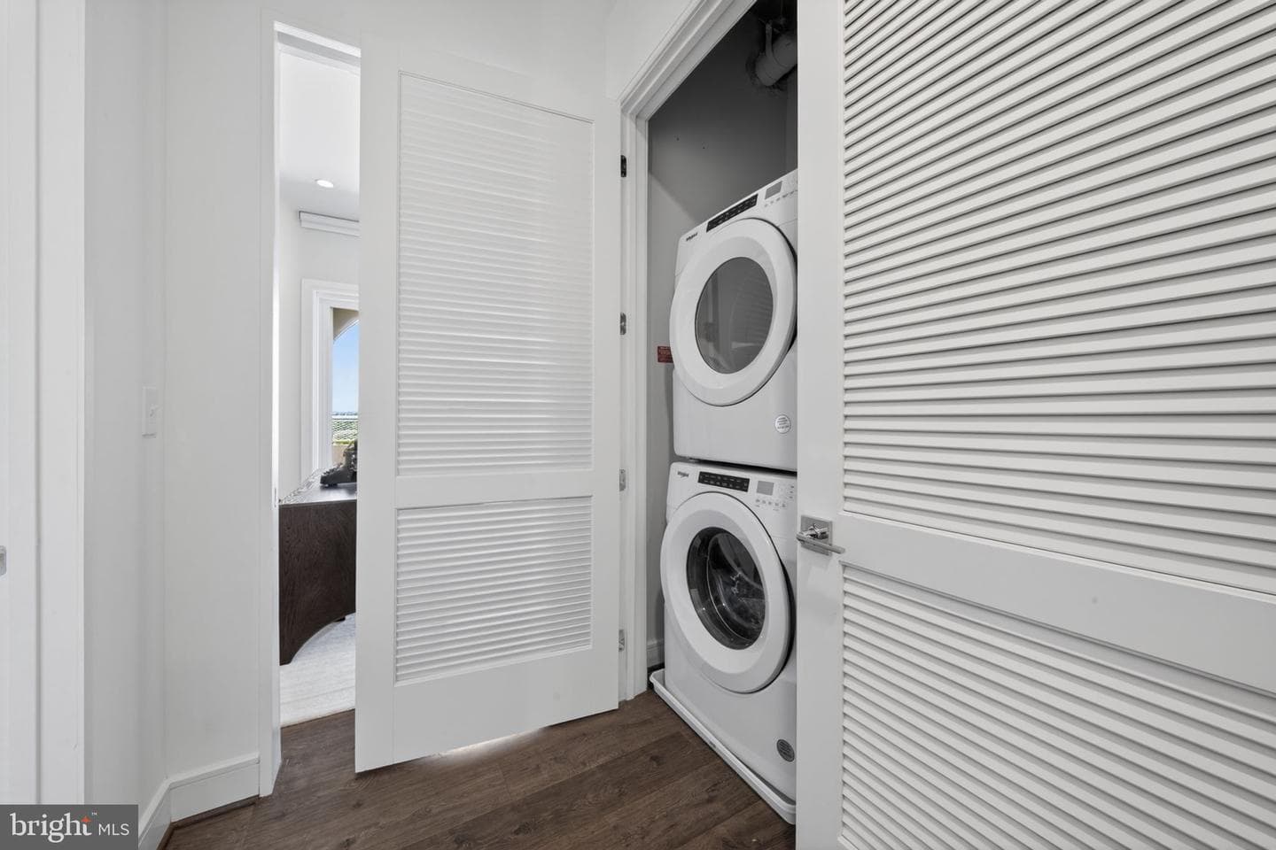 625 Slaters Lane #402 photo 27