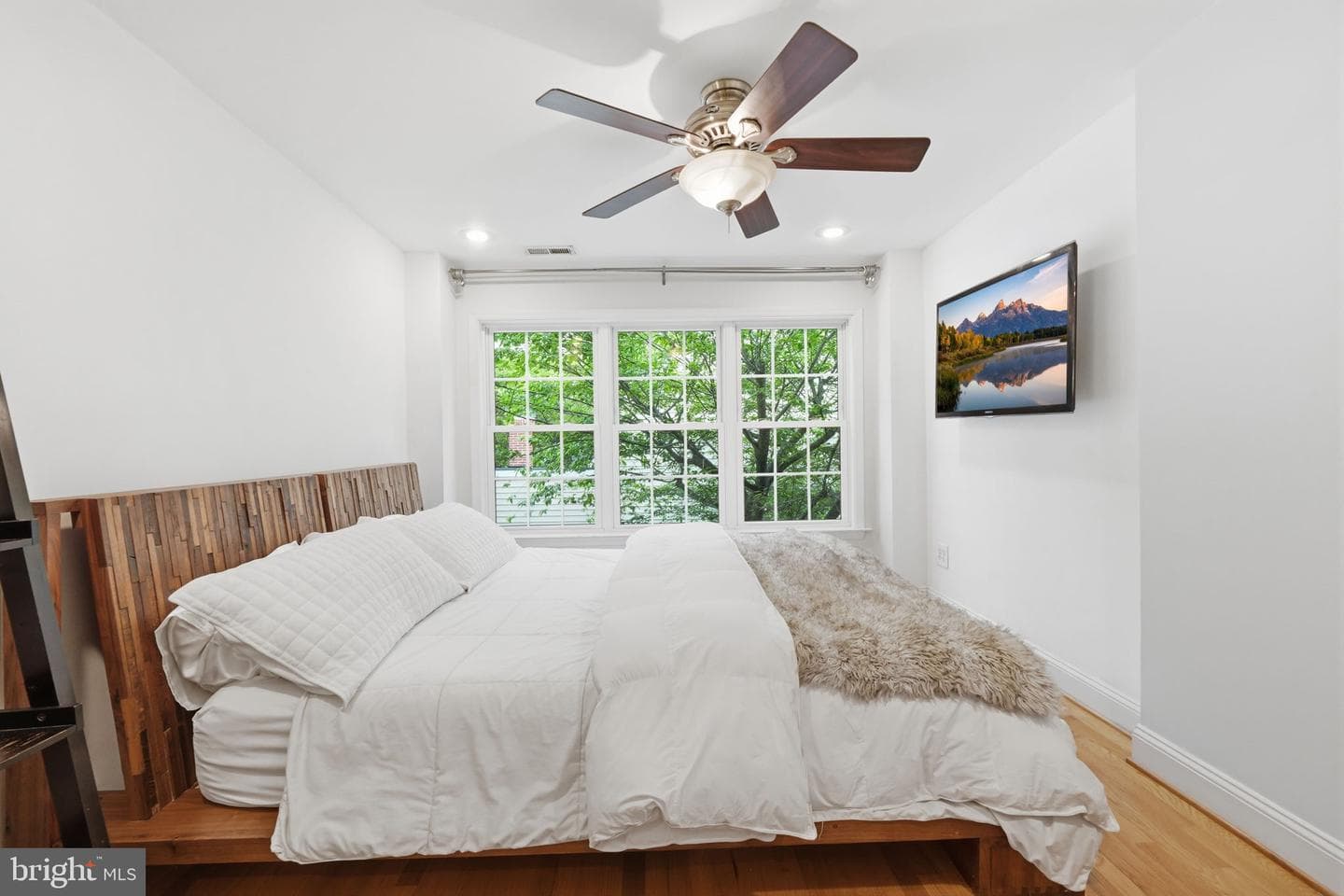 628 S Saint Asaph Street photo 21