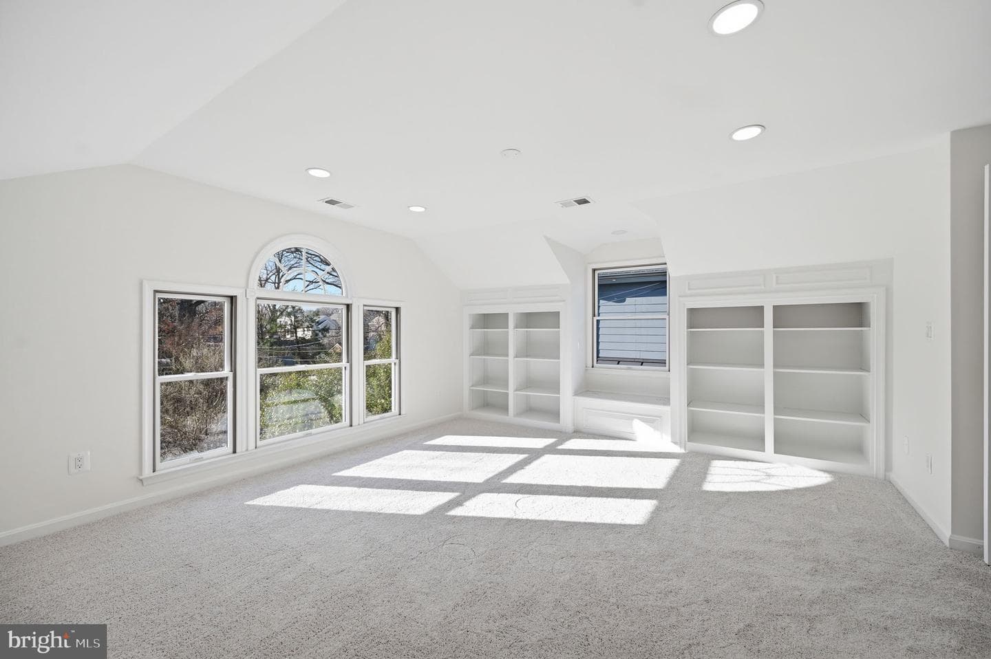 833 Fontaine Street photo 20