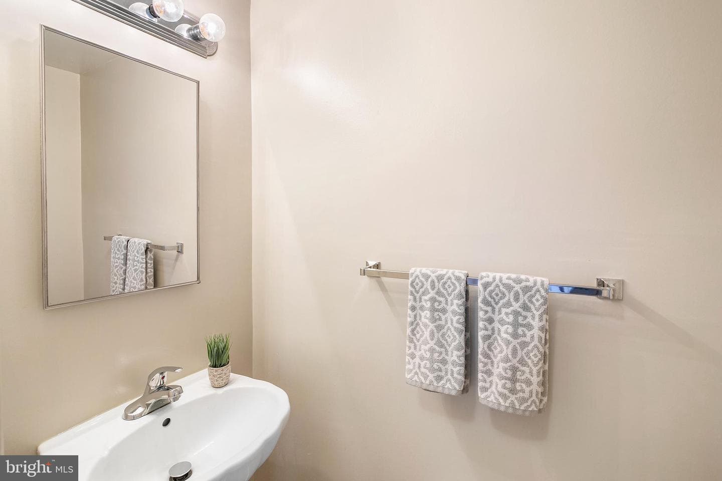 1279 N Van Dorn Street N #1279 photo 10