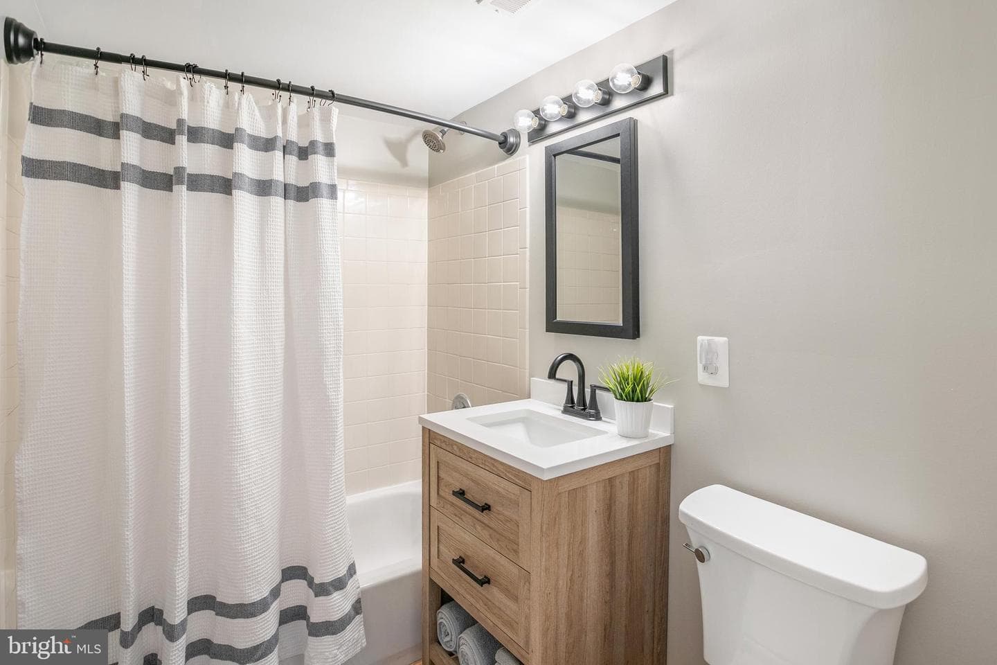 1279 N Van Dorn Street N #1279 photo 14