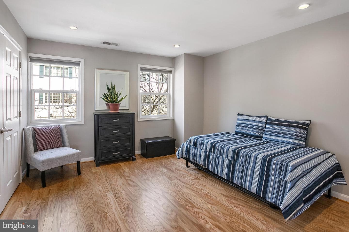 1279 N Van Dorn Street N #1279 photo 16
