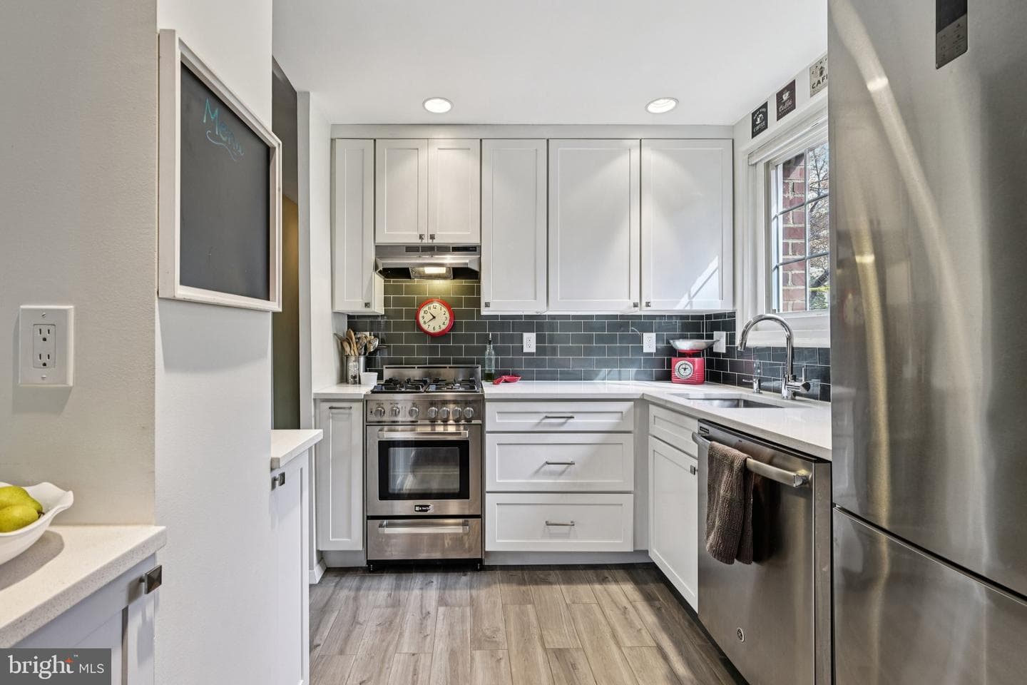 1256 Martha Custis Drive photo 3