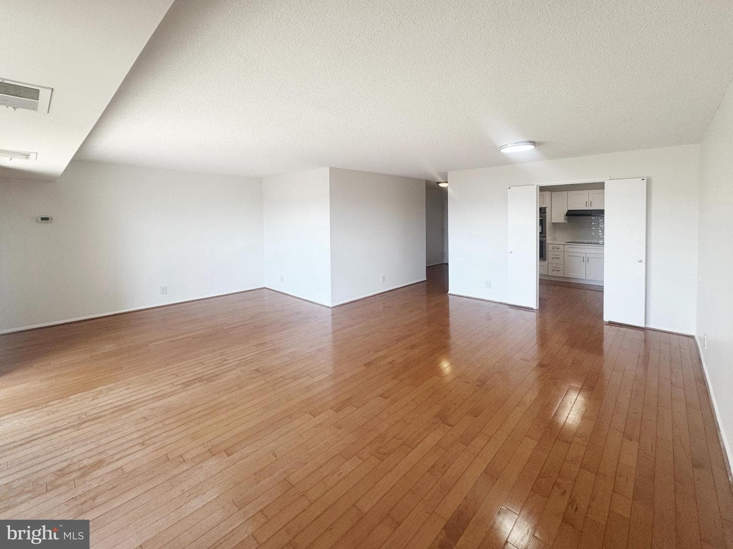 307 Yoakum Parkway #816 photo 16