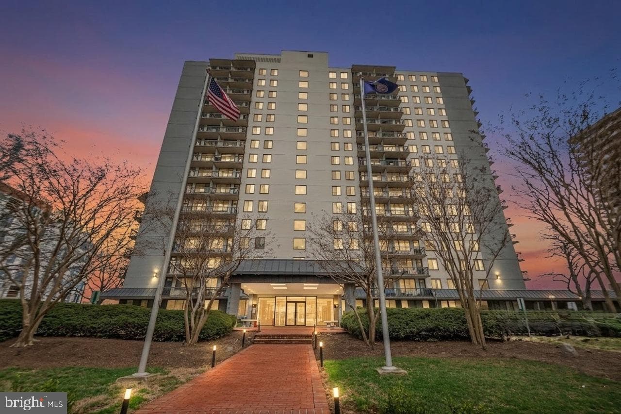 801 Pitt Street N #605 photo 2
