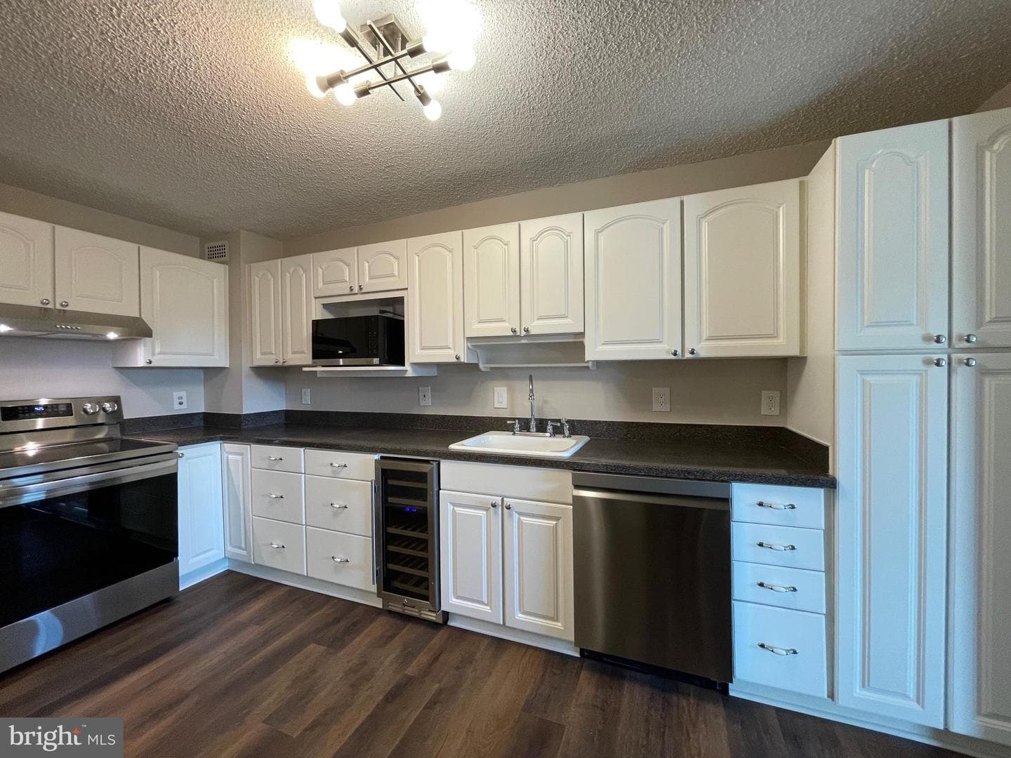 200 N Pickett Street #512 photo 9