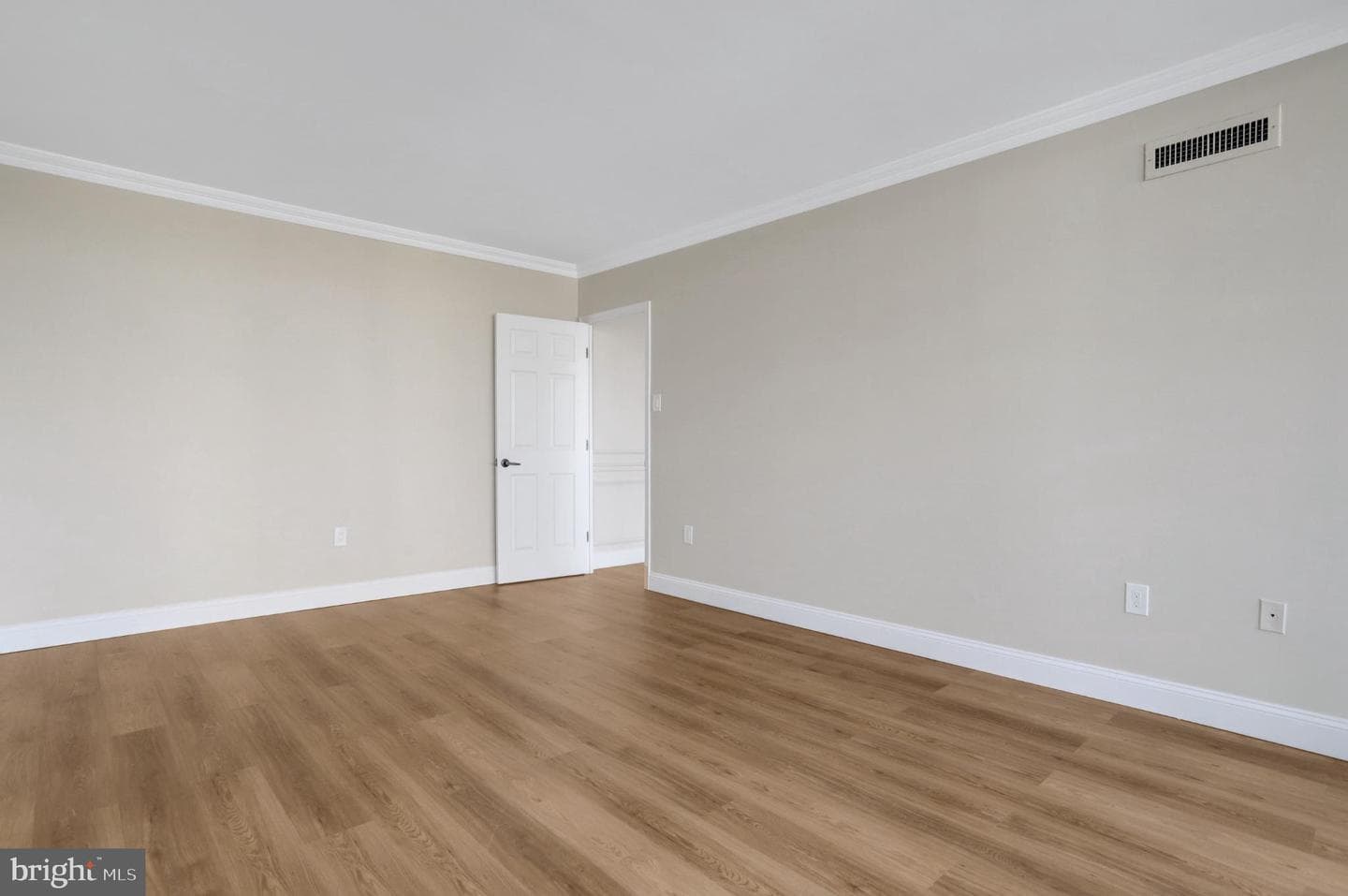400 Madison Street #806 photo 21