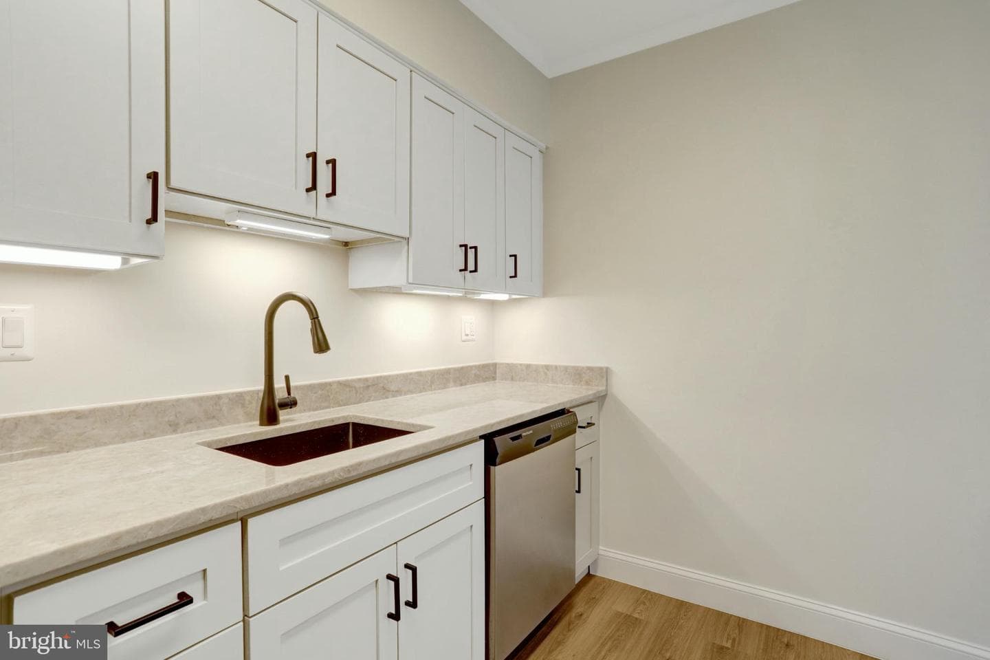 400 Madison Street #806 photo 7