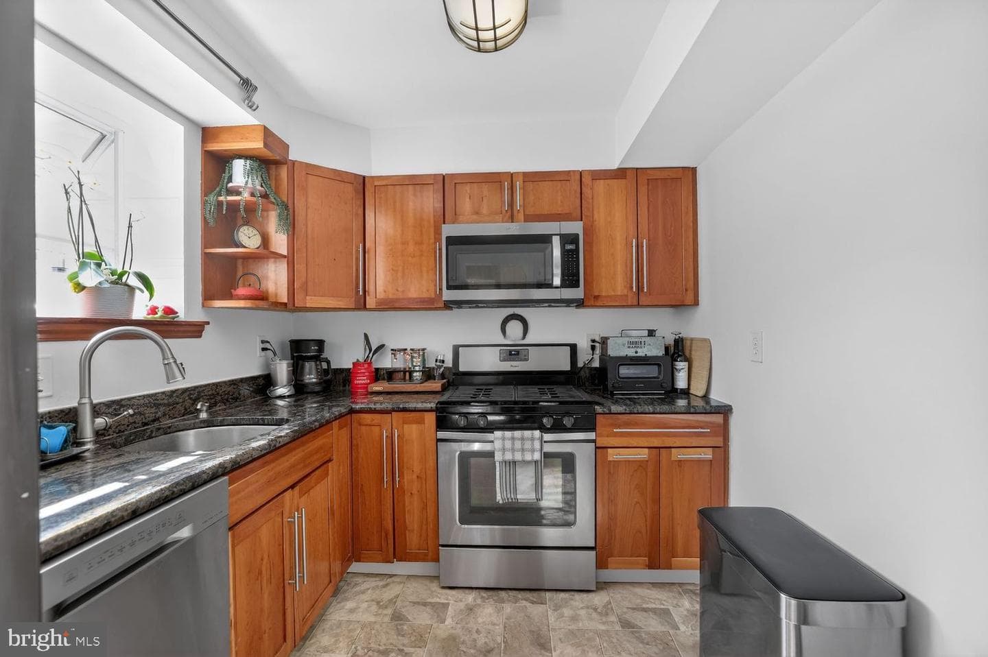 2515 N Dearing Street photo 6