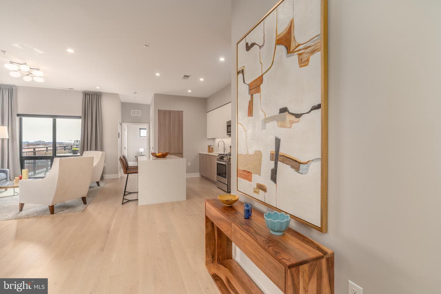 701 Swann Avenue #606 photo 3