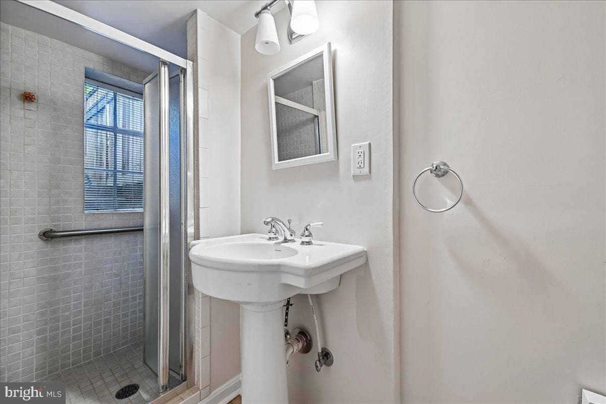 803 Chetworth Place photo 21