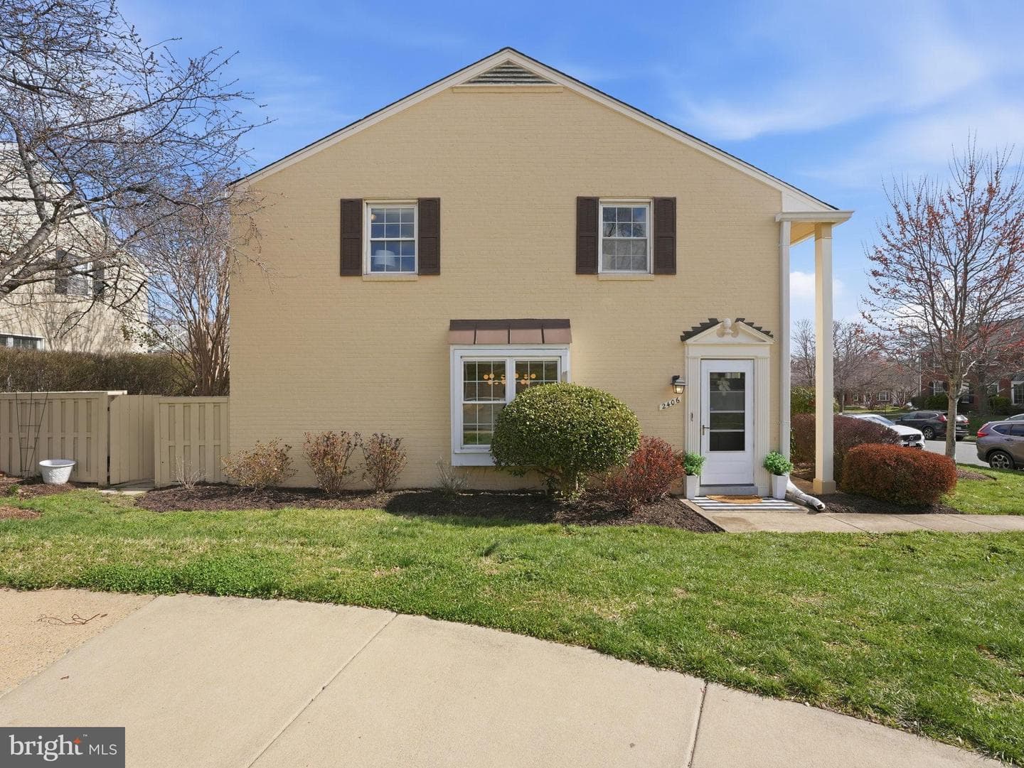 2406 N Dearing Street photo 2