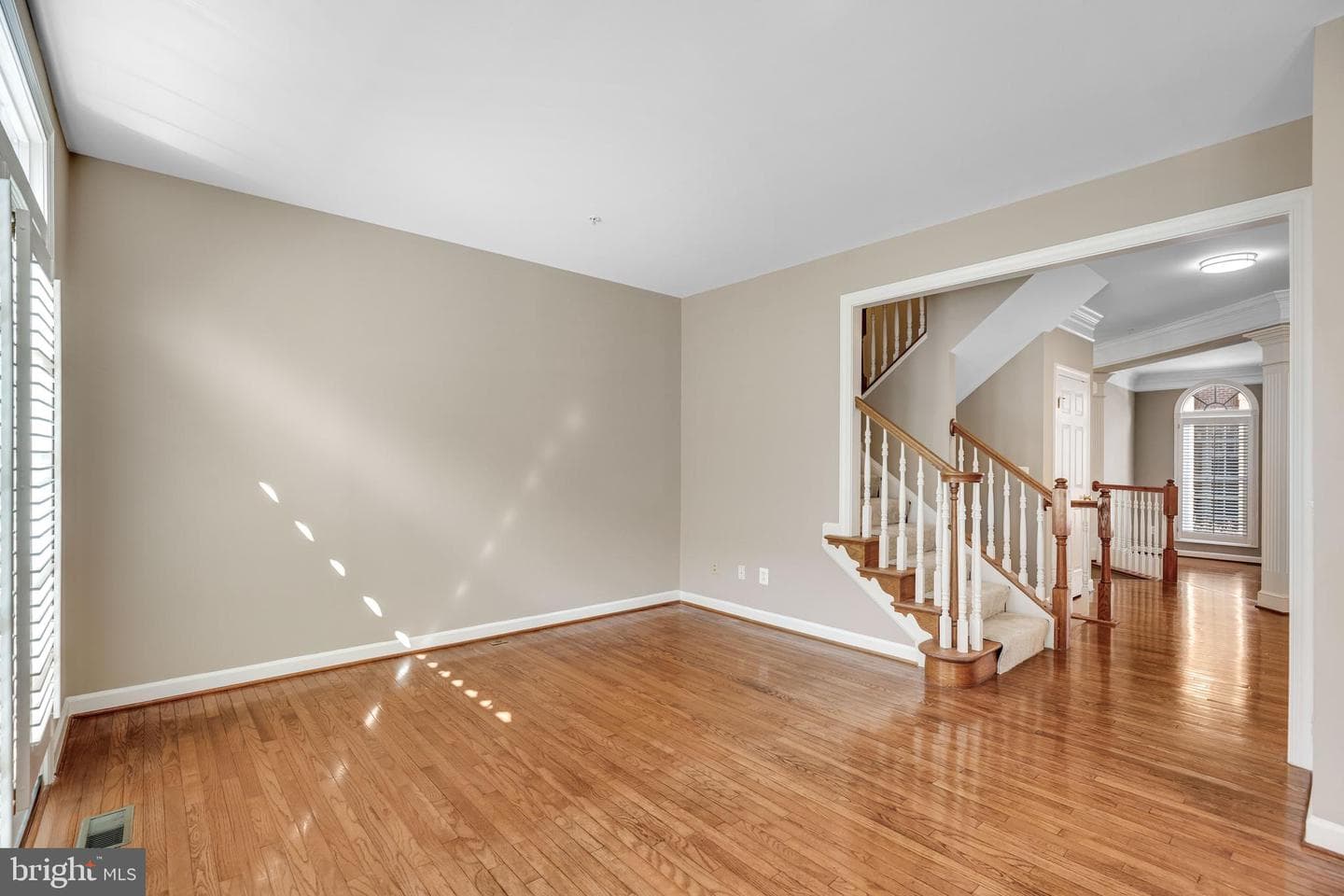 718 Hawkins Way photo 12