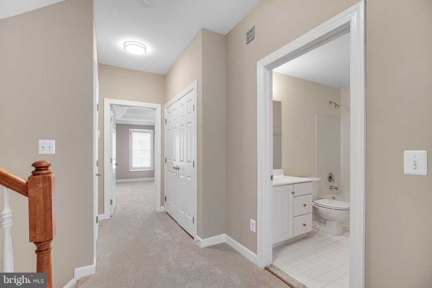 718 Hawkins Way photo 13