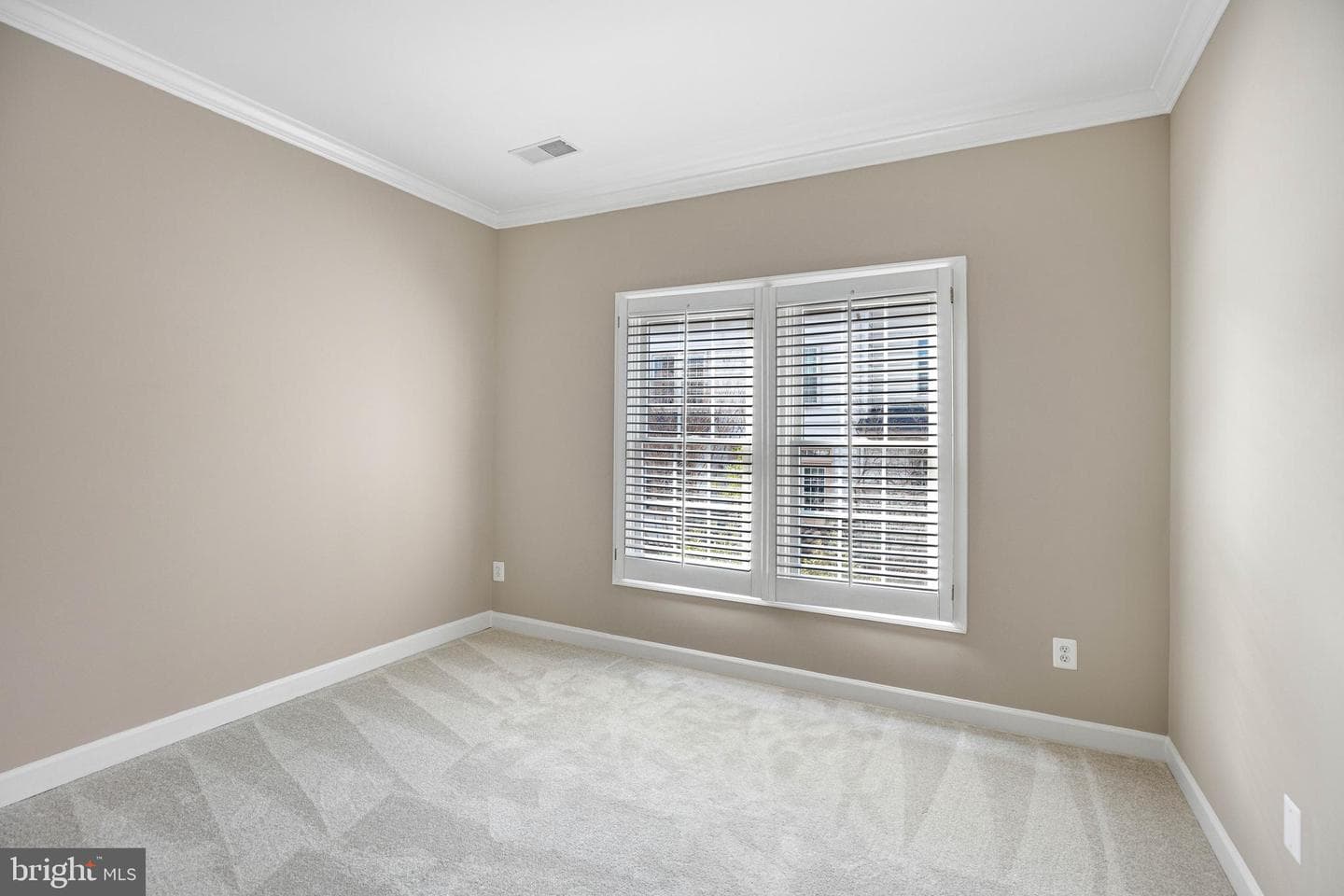 718 Hawkins Way photo 23