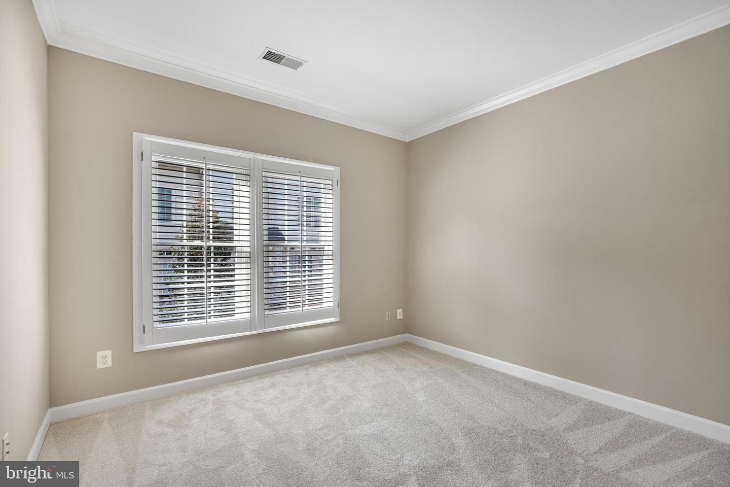 718 Hawkins Way photo 25