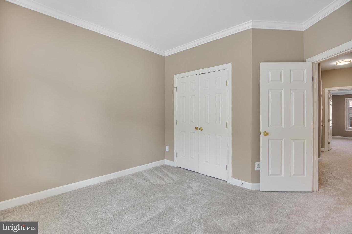 718 Hawkins Way photo 26