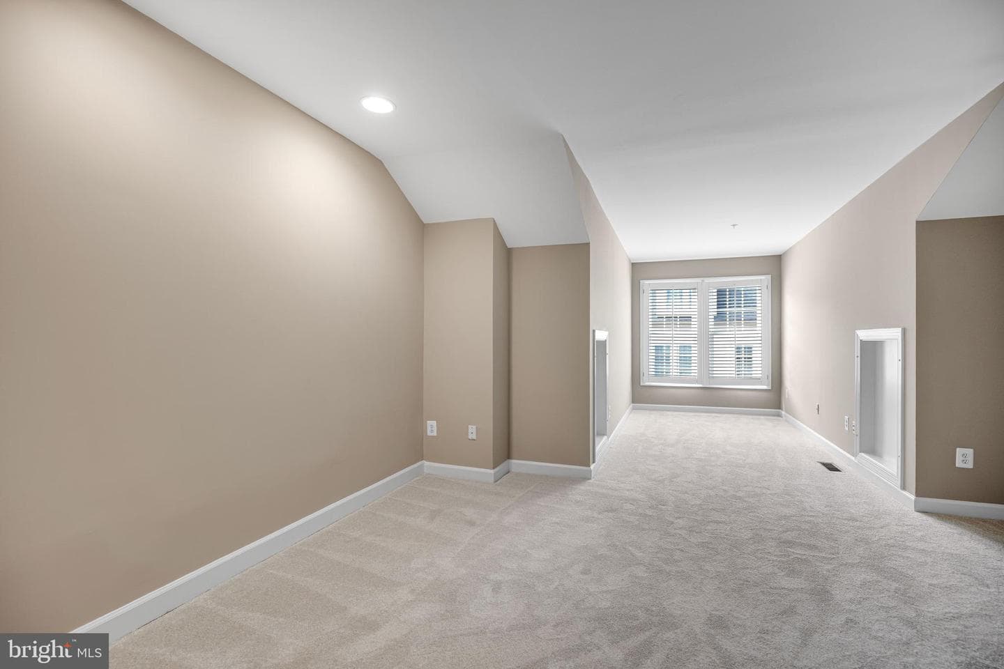 718 Hawkins Way photo 31