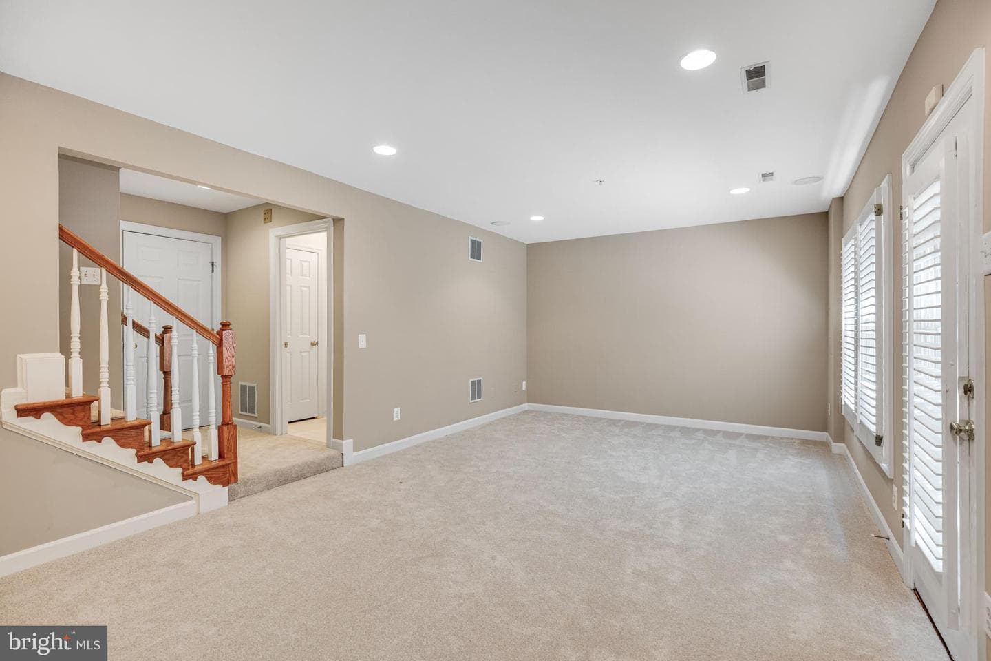 718 Hawkins Way photo 34