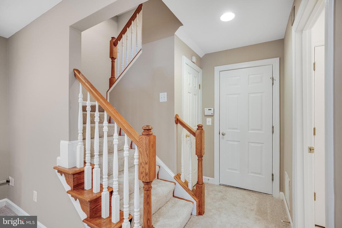 718 Hawkins Way photo 35