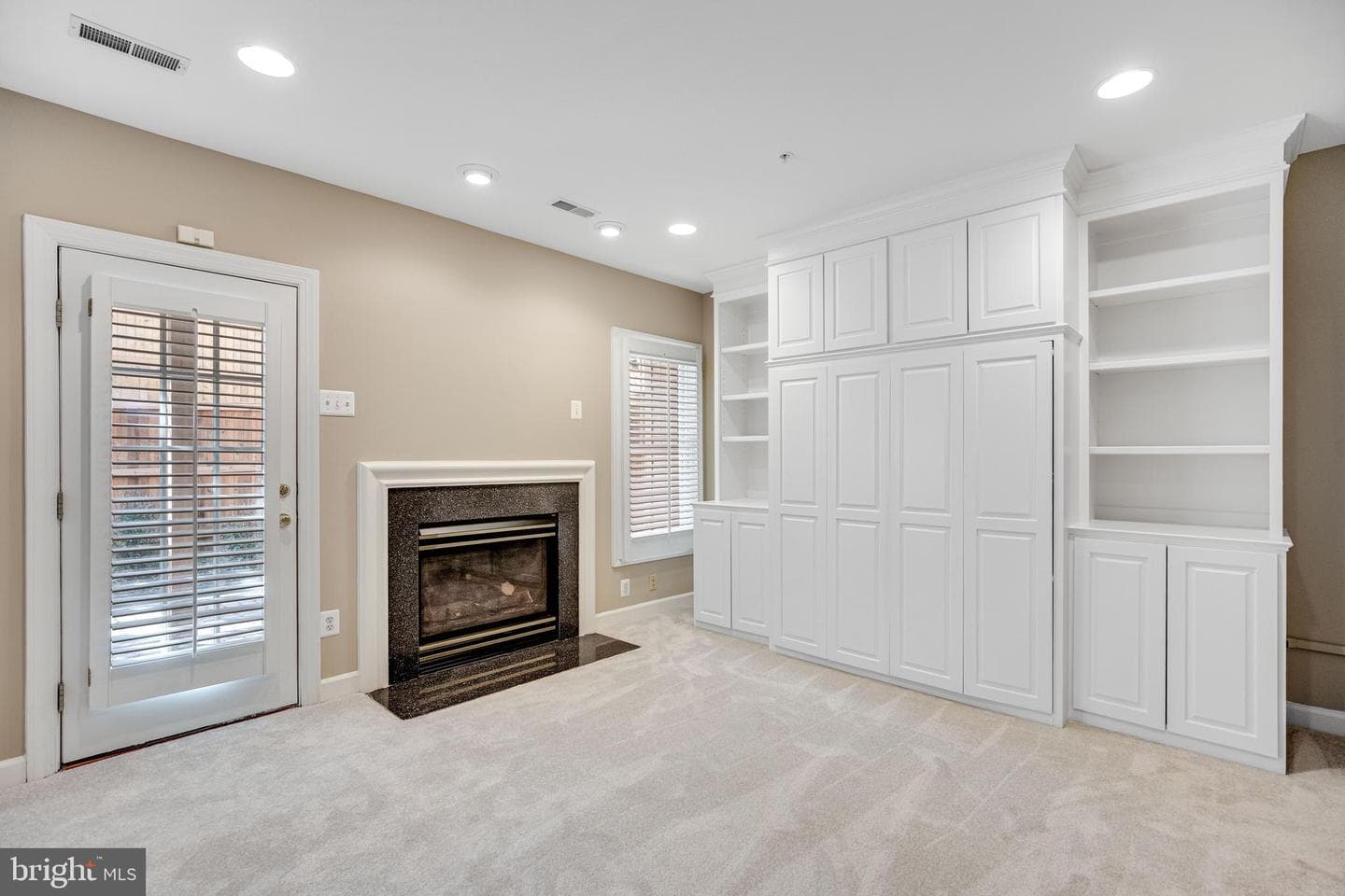 718 Hawkins Way photo 37