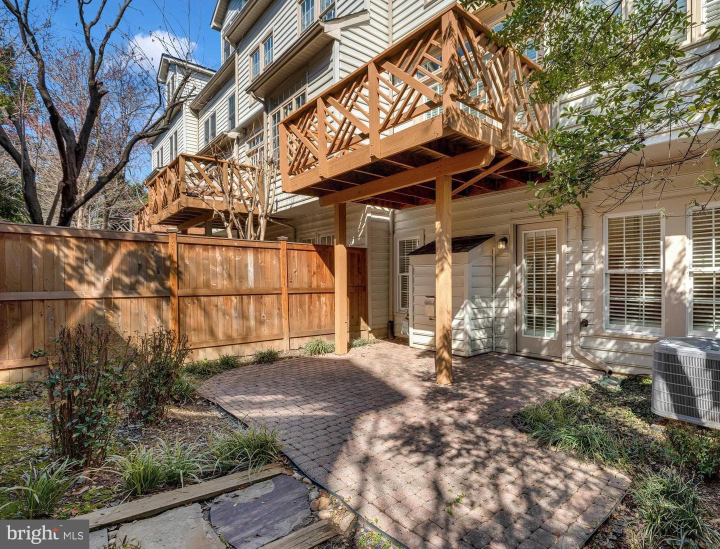 718 Hawkins Way photo 38