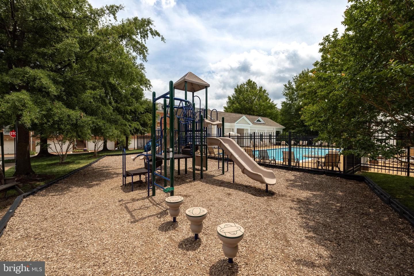 718 Hawkins Way photo 44