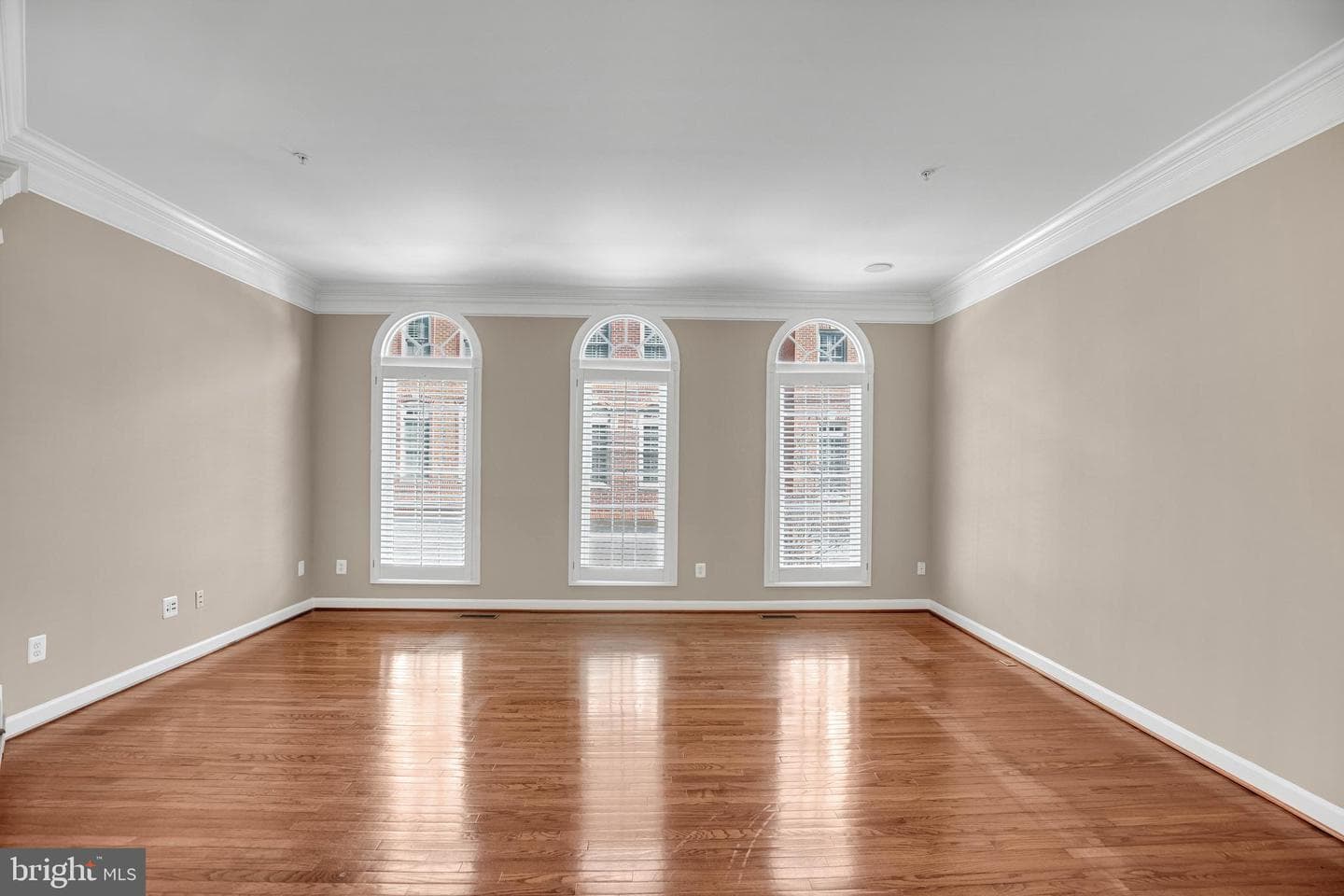718 Hawkins Way photo 5