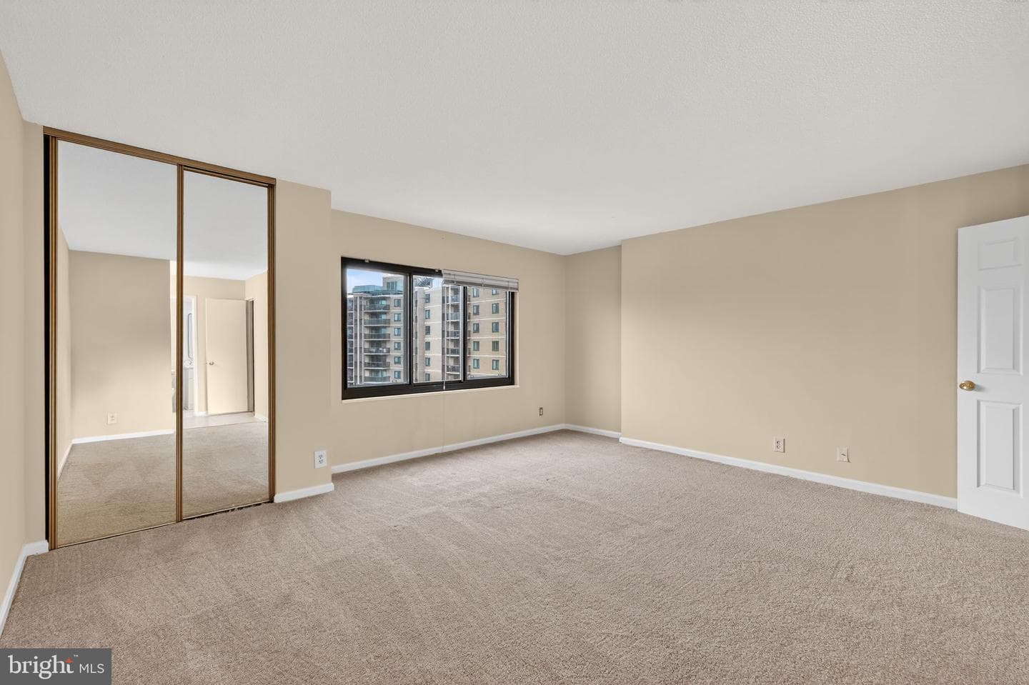 203 Yoakum Parkway #1625 photo 16