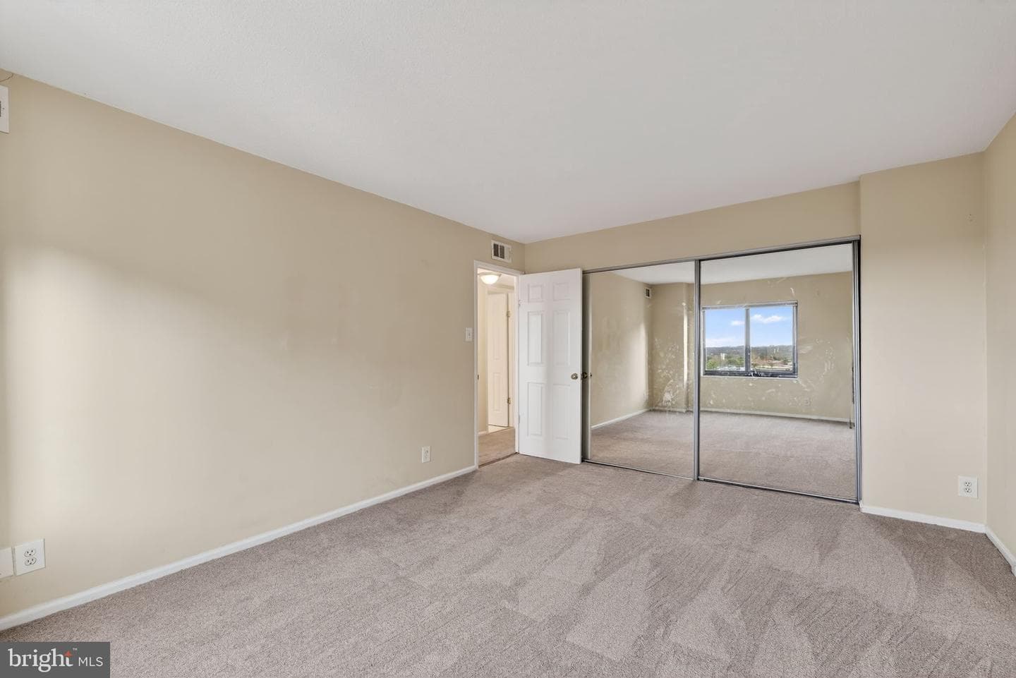 203 Yoakum Parkway #1625 photo 24
