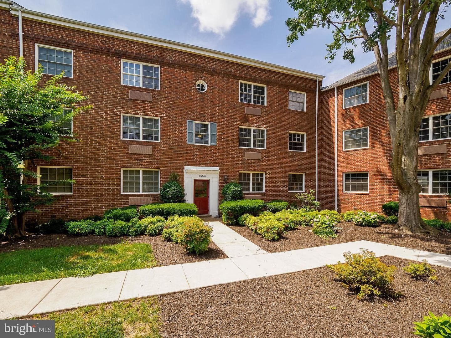 1608 W Abingdon Drive #102, Alexandria