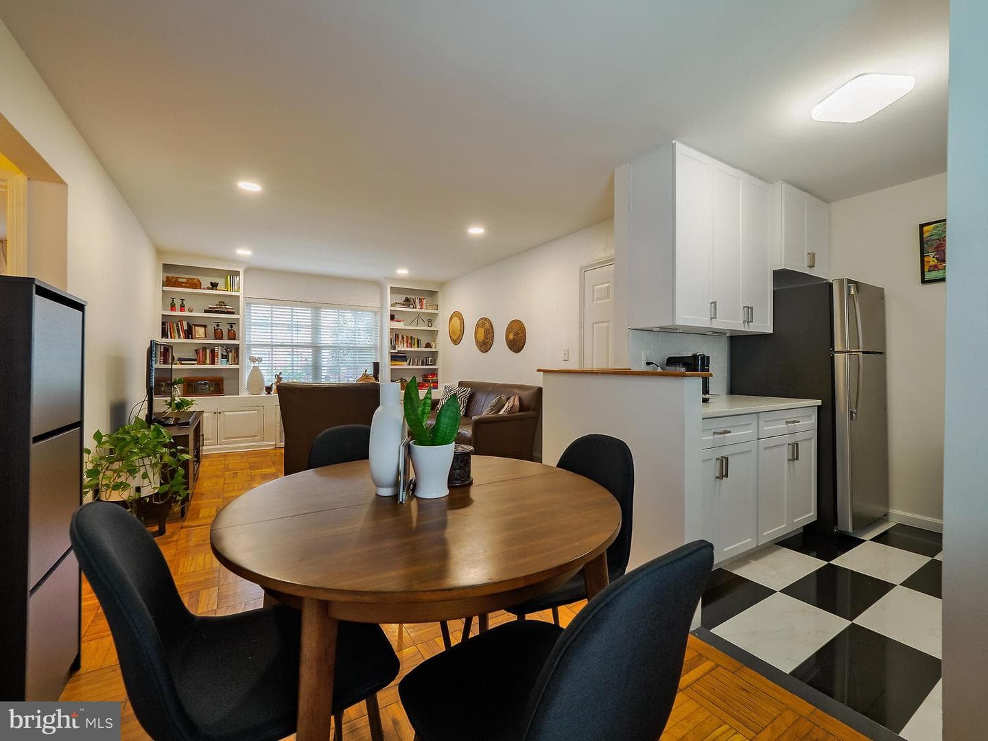 1608 W Abingdon Drive #102 photo 15