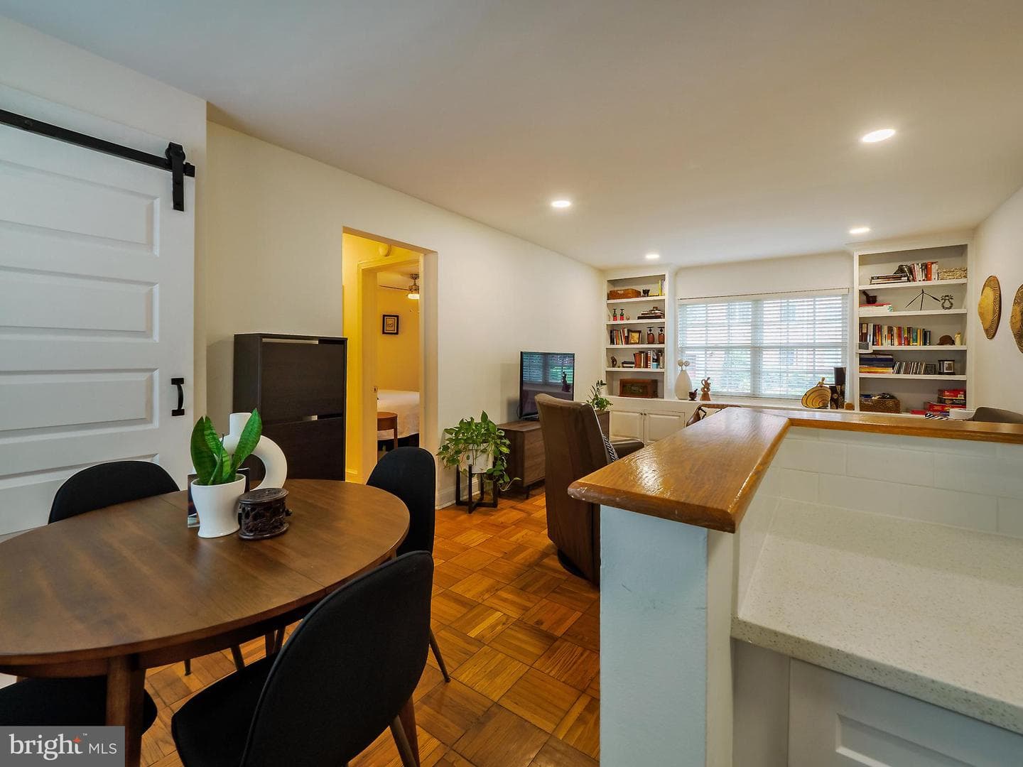 1608 W Abingdon Drive #102 photo 16