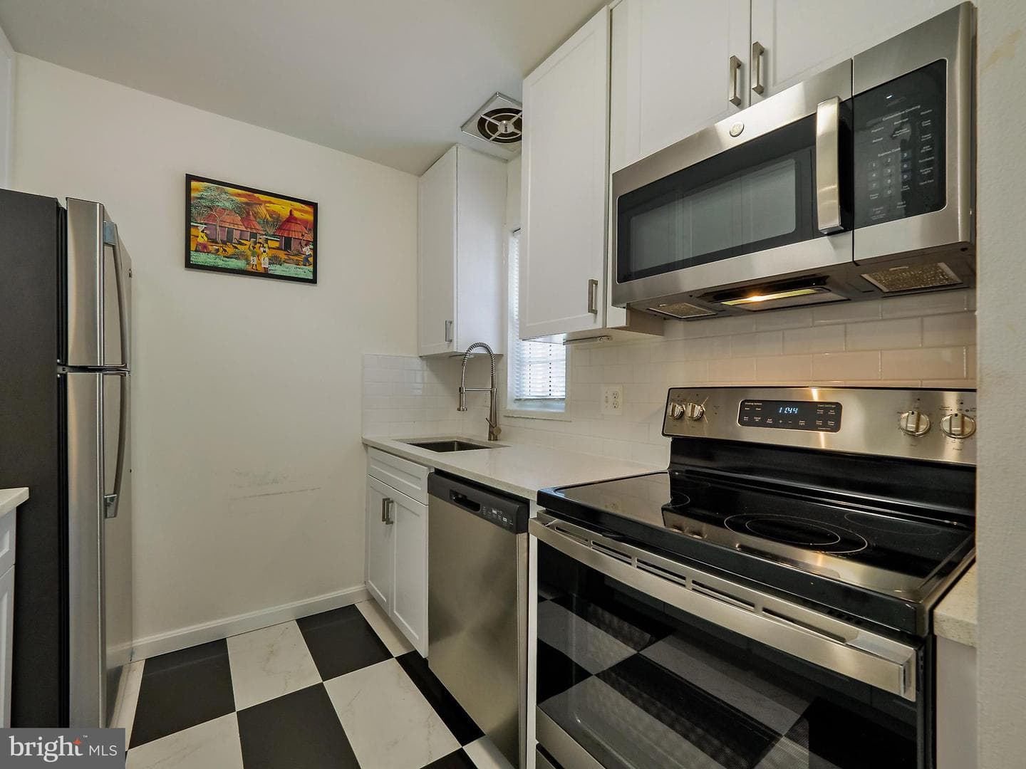 1608 W Abingdon Drive #102 photo 18