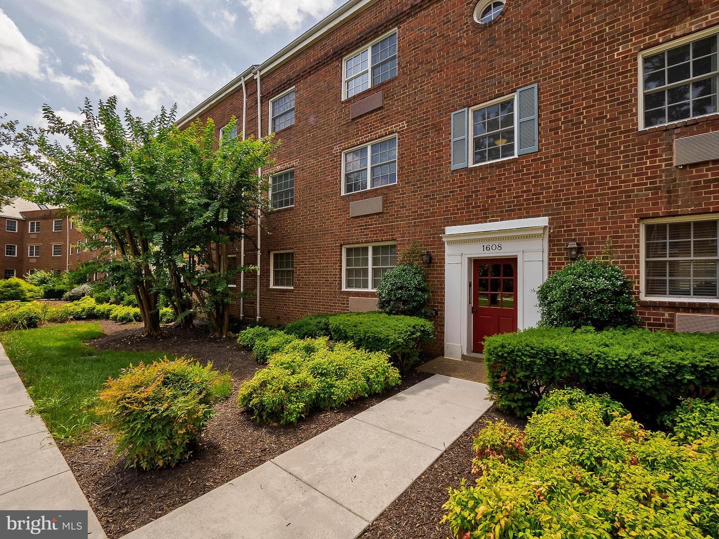 1608 W Abingdon Drive #102, Alexandria