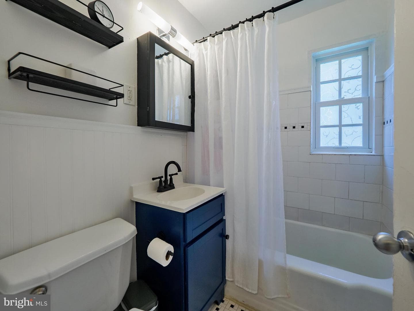 1608 W Abingdon Drive #102 photo 29