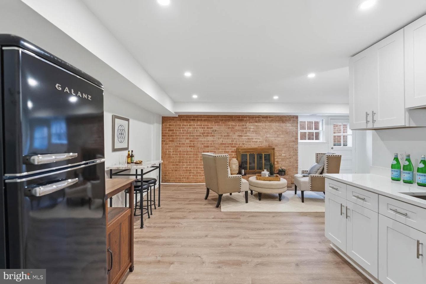 1009 N Van Dorn Street N photo 33
