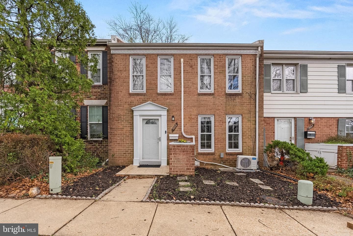 1009 N Van Dorn Street N photo 44