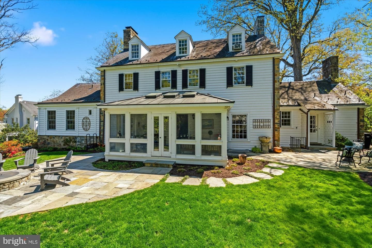 305 Mansion Drive photo 11
