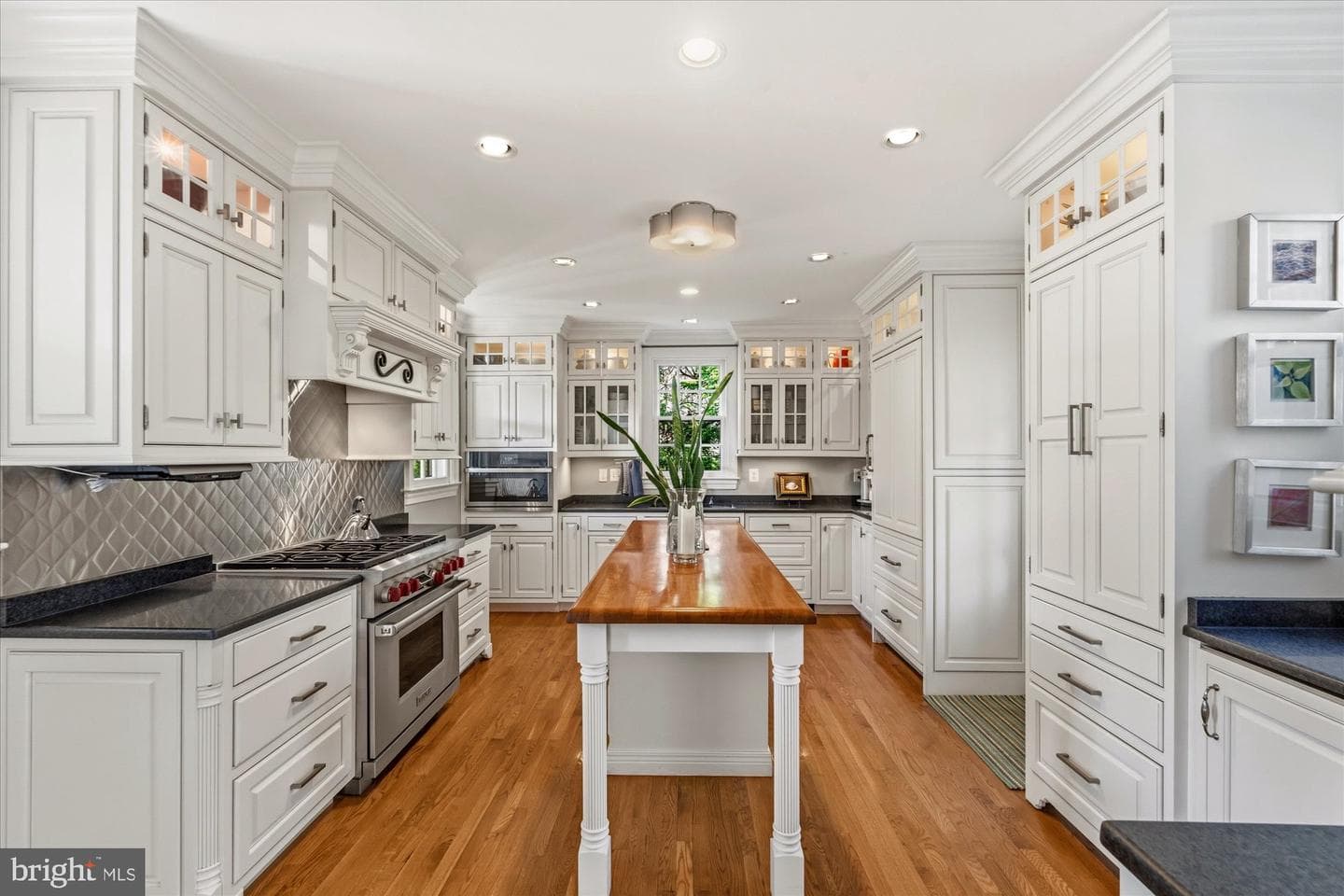 305 Mansion Drive photo 36